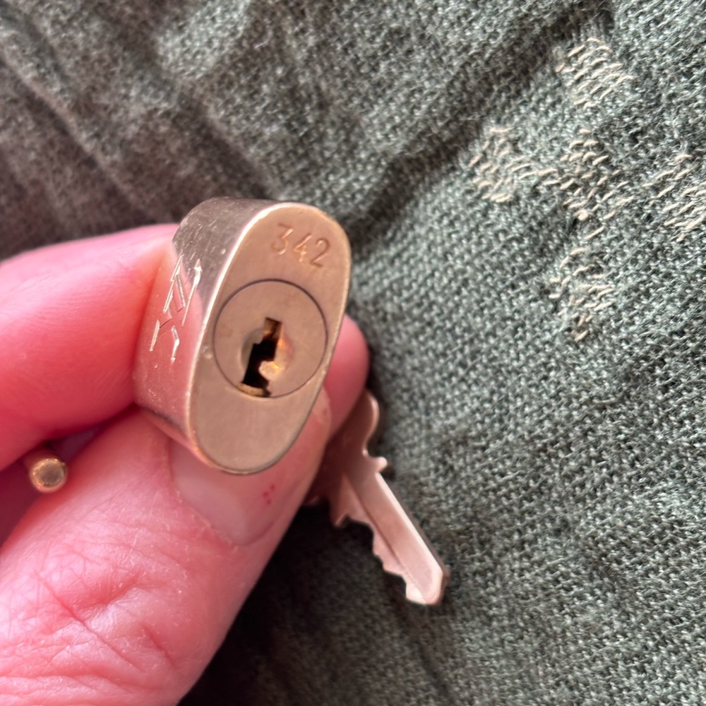 Louis Vuitton Padlock and Key 322 - Picture 4 of 5